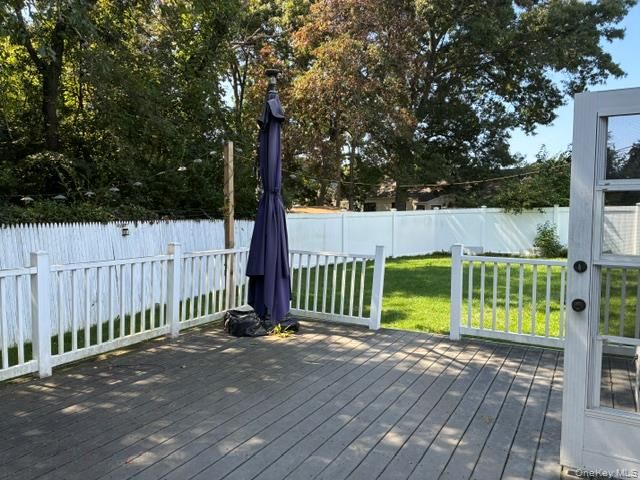 4 Carston Street W, Selden, NY 11784
