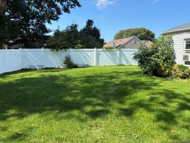 4 Carston Street W, Selden, NY 11784