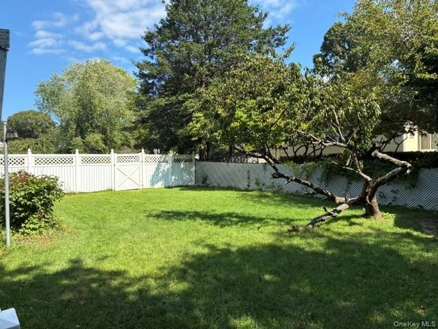 4 Carston Street W, Selden, NY 11784