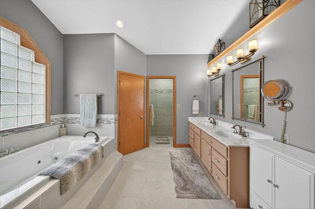 51111 Stratford Court, Elkhart, IN 46514