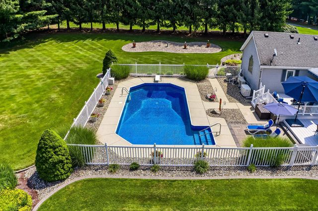 51111 Stratford Court, Elkhart, IN 46514