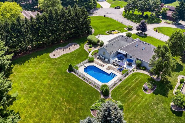 51111 Stratford Court, Elkhart, IN 46514