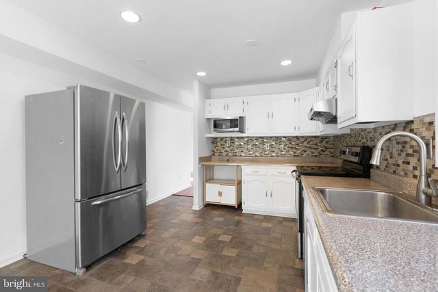 2636 E SIDE DR, Alexandria, VA 22306