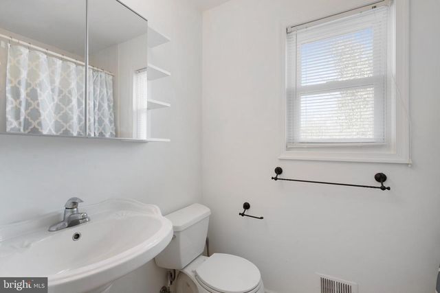 2636 E SIDE DR, Alexandria, VA 22306
