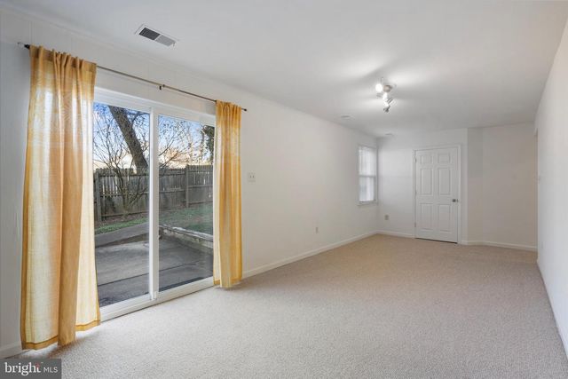 2636 E SIDE DR, Alexandria, VA 22306
