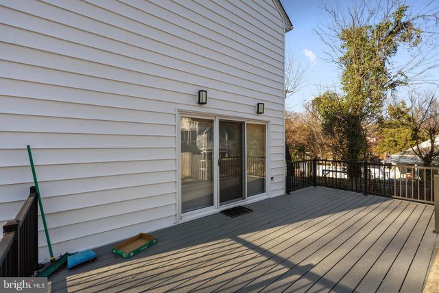 2636 E SIDE DR, Alexandria, VA 22306