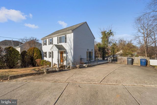 2636 E SIDE DR, Alexandria, VA 22306