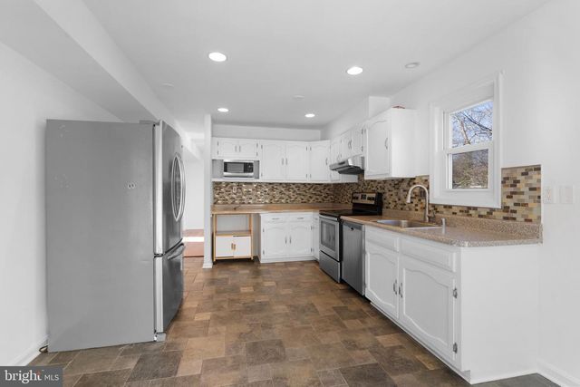 2636 E SIDE DR, Alexandria, VA 22306