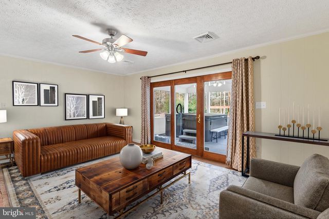 9829 LINE FENCE RD, Hayes, VA 23072