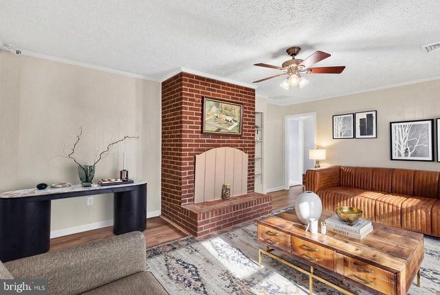 9829 LINE FENCE RD, Hayes, VA 23072