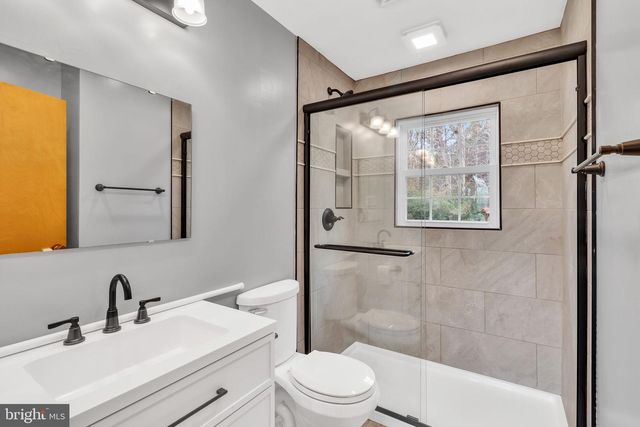 9829 LINE FENCE RD, Hayes, VA 23072