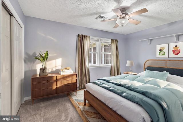 9829 LINE FENCE RD, Hayes, VA 23072