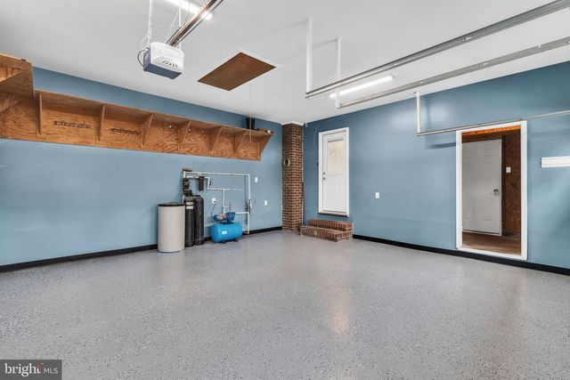 9829 LINE FENCE RD, Hayes, VA 23072