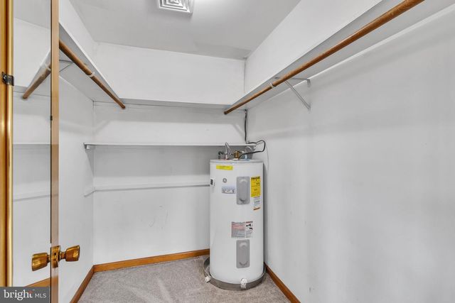 9829 LINE FENCE RD, Hayes, VA 23072