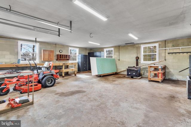 9829 LINE FENCE RD, Hayes, VA 23072