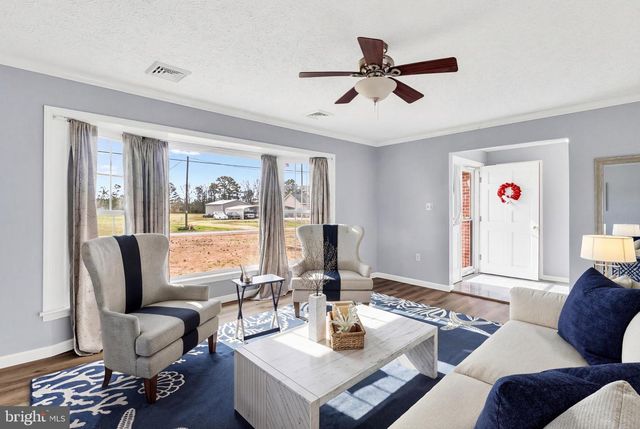 9829 LINE FENCE RD, Hayes, VA 23072