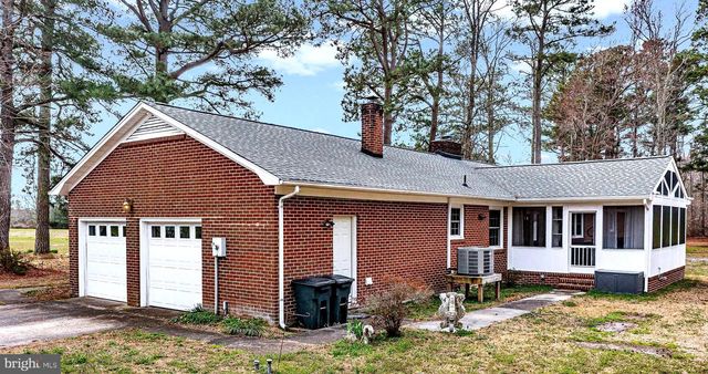 9829 LINE FENCE RD, Hayes, VA 23072