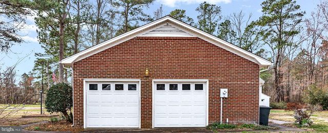 9829 LINE FENCE RD, Hayes, VA 23072