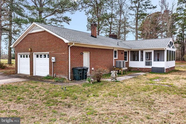 9829 LINE FENCE RD, Hayes, VA 23072