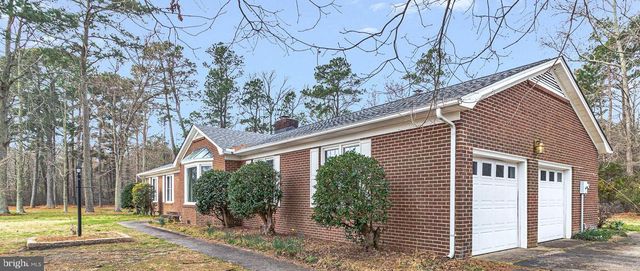 9829 LINE FENCE RD, Hayes, VA 23072