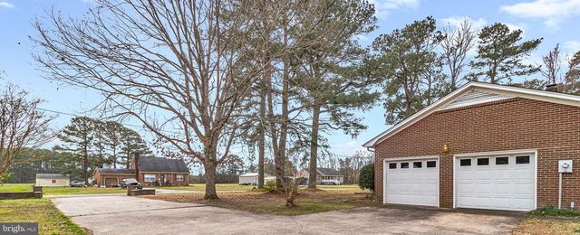 9829 LINE FENCE RD, Hayes, VA 23072