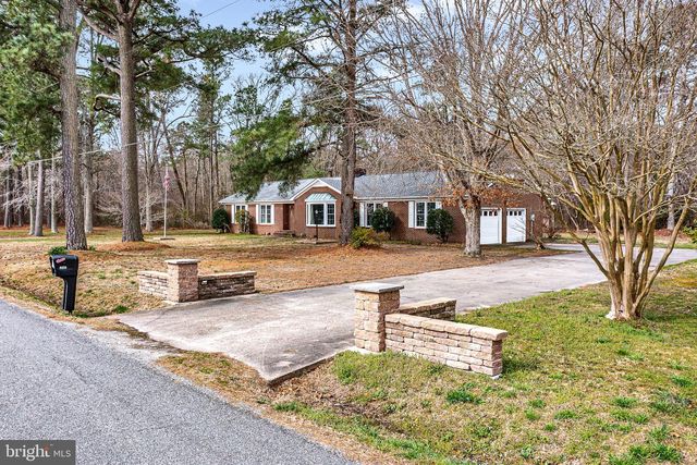 9829 LINE FENCE RD, Hayes, VA 23072