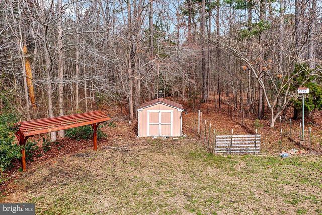 9829 LINE FENCE RD, Hayes, VA 23072