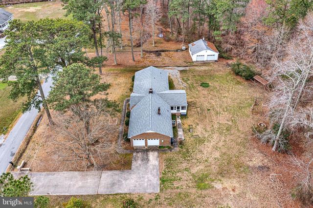 9829 LINE FENCE RD, Hayes, VA 23072