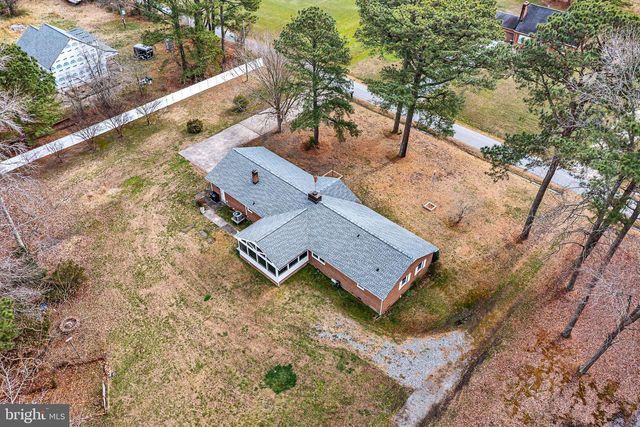 9829 LINE FENCE RD, Hayes, VA 23072