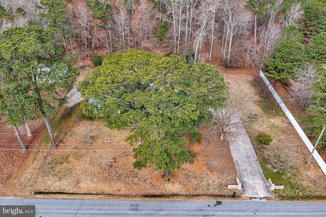 9829 LINE FENCE RD, Hayes, VA 23072