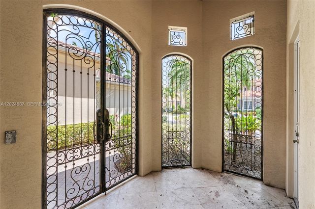 832 Harbour Isle Place, North Palm Beach, FL 33410