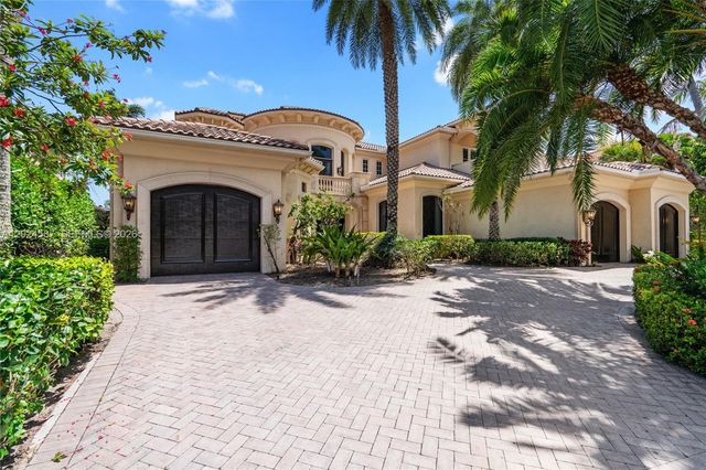 832 Harbour Isle Place, North Palm Beach, FL 33410