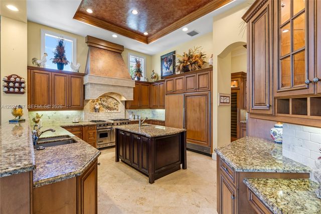 832 Harbour Isle Place, North Palm Beach, FL 33410