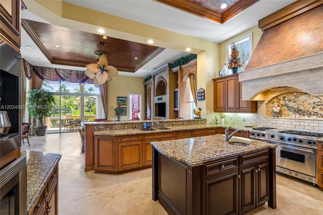 832 Harbour Isle Place, North Palm Beach, FL 33410