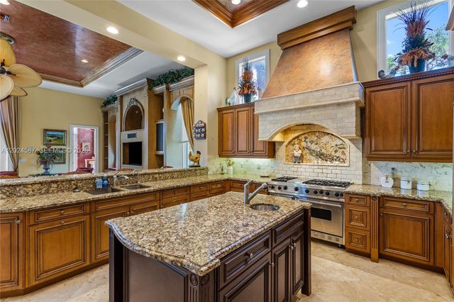 832 Harbour Isle Place, North Palm Beach, FL 33410