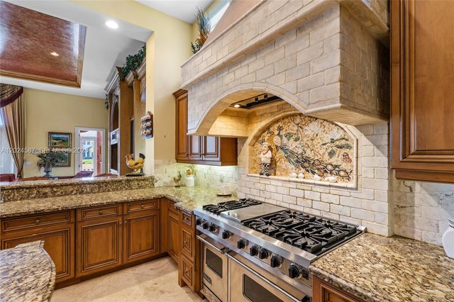 832 Harbour Isle Place, North Palm Beach, FL 33410