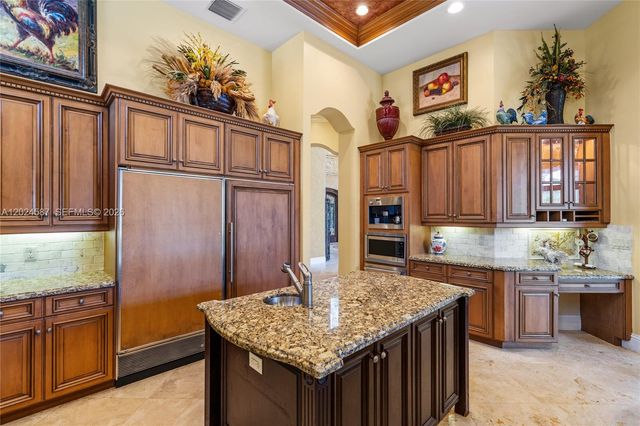 832 Harbour Isle Place, North Palm Beach, FL 33410
