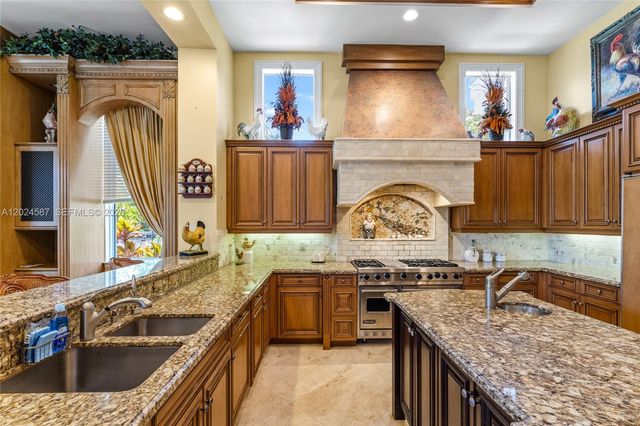 832 Harbour Isle Place, North Palm Beach, FL 33410