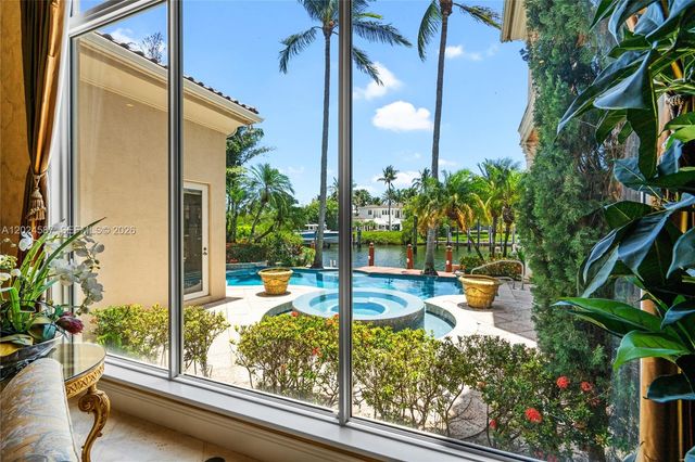 832 Harbour Isle Place, North Palm Beach, FL 33410