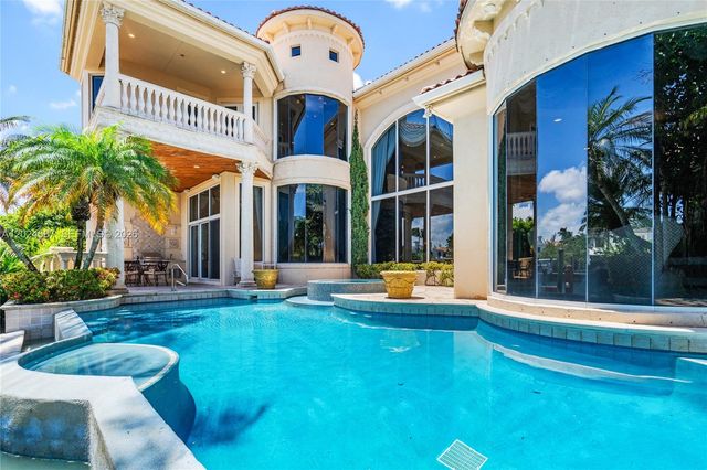 832 Harbour Isle Place, North Palm Beach, FL 33410