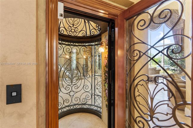 832 Harbour Isle Place, North Palm Beach, FL 33410