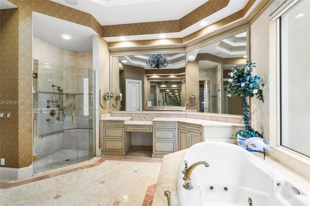 832 Harbour Isle Place, North Palm Beach, FL 33410
