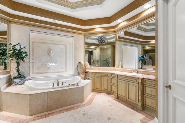 832 Harbour Isle Place, North Palm Beach, FL 33410
