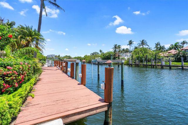 832 Harbour Isle Place, North Palm Beach, FL 33410