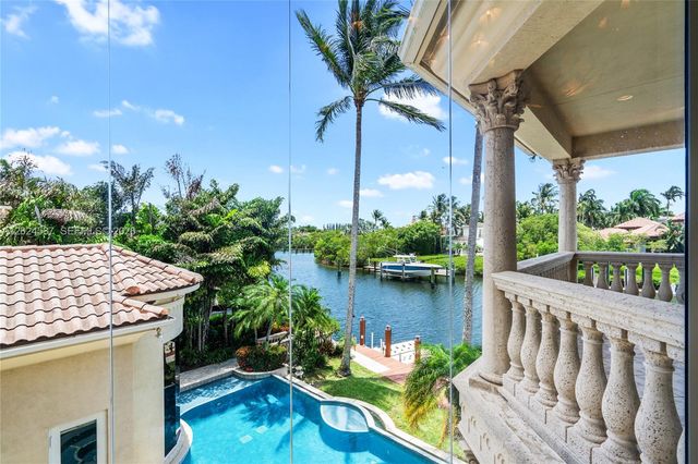 832 Harbour Isle Place, North Palm Beach, FL 33410