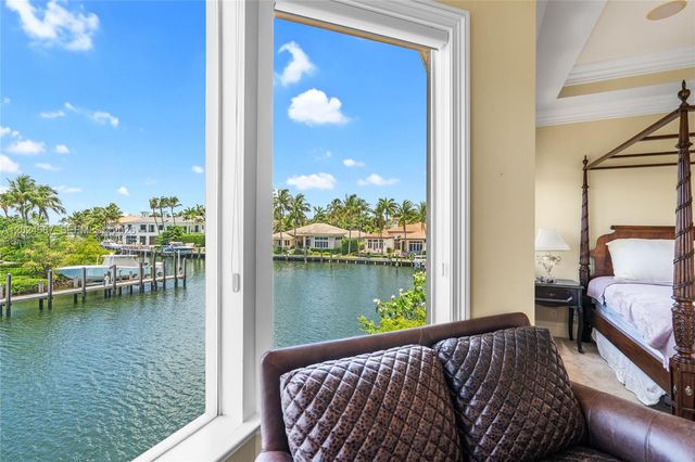 832 Harbour Isle Place, North Palm Beach, FL 33410