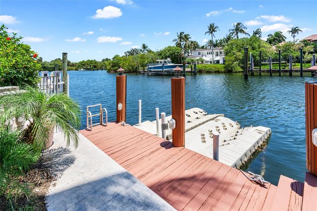 832 Harbour Isle Place, North Palm Beach, FL 33410