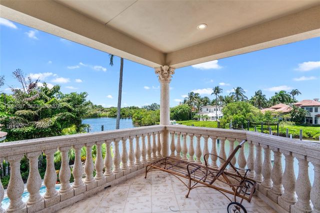 832 Harbour Isle Place, North Palm Beach, FL 33410