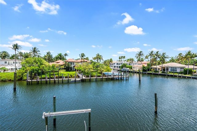 832 Harbour Isle Place, North Palm Beach, FL 33410