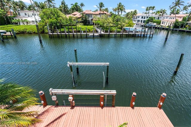 832 Harbour Isle Place, North Palm Beach, FL 33410